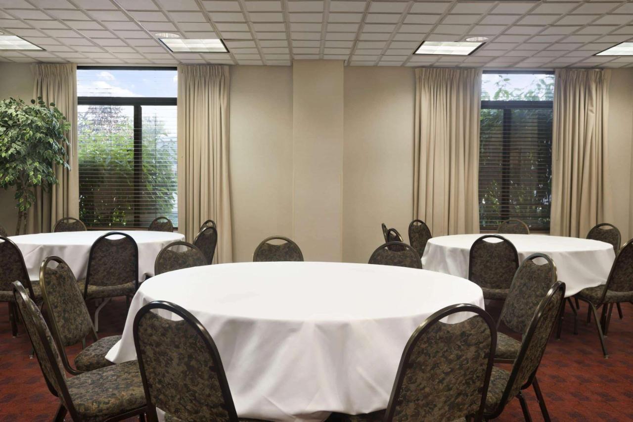 Wingate By Wyndham Chicago Schaumburg Exterior foto